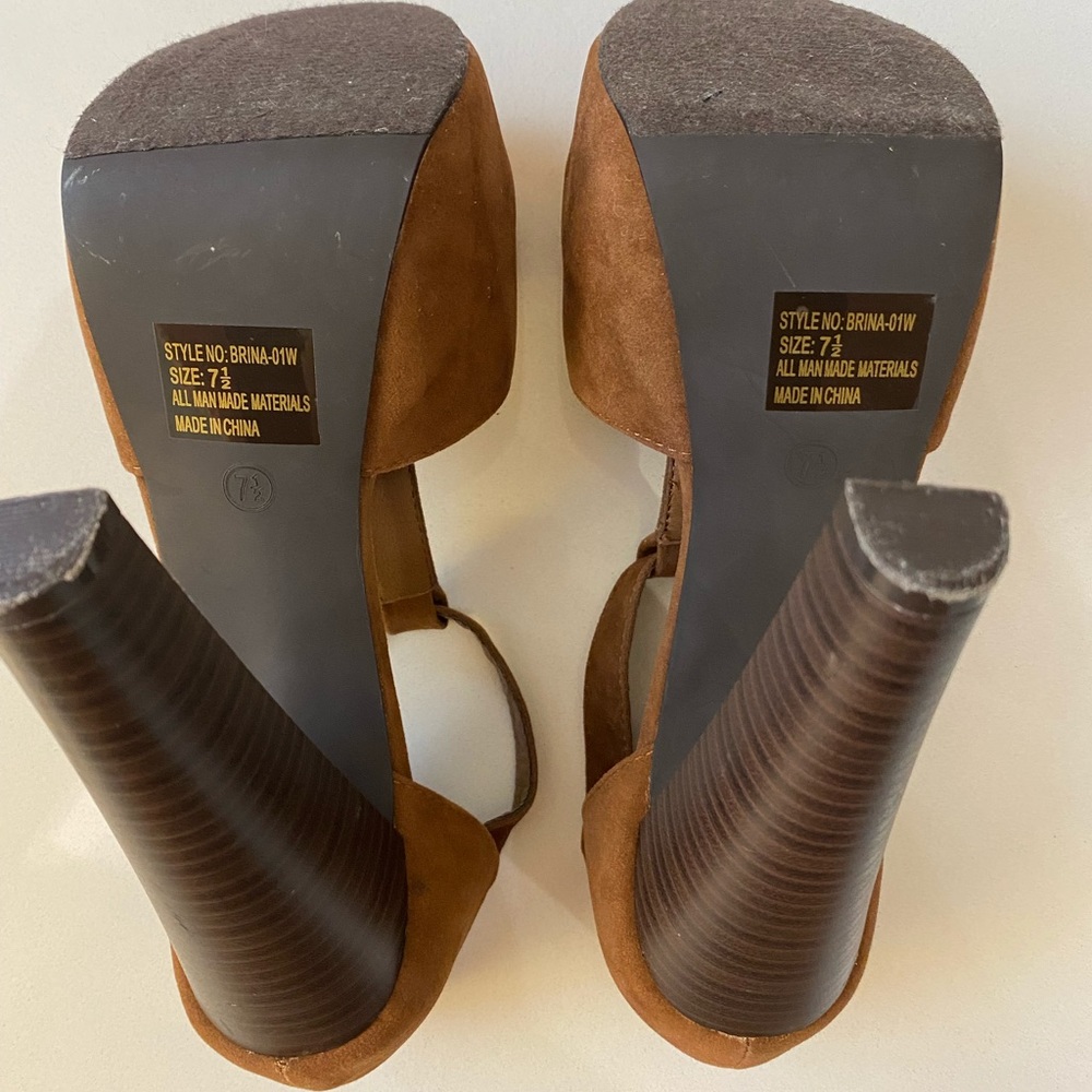 Beautiful Brown Heels - Picture 5 of 5